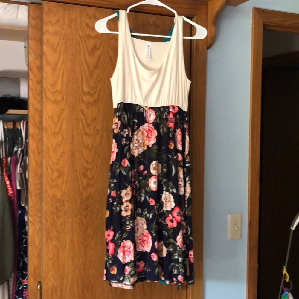 Floral maternity dress